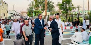 محافظ قنا يؤدي صلاة عيد الأضحى بمسجد سيدي عبد الرحيم القنائي