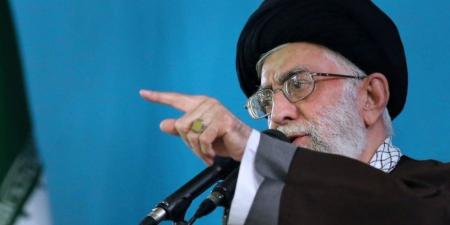 المرشد الإيراني يعين اللواء محمد باكبور قائدا للحرس الثوري