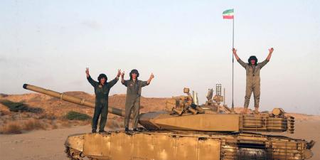 طهران تستعرض قوتها العسكرية: أي تداعيات على المنطقة والعالم ؟
