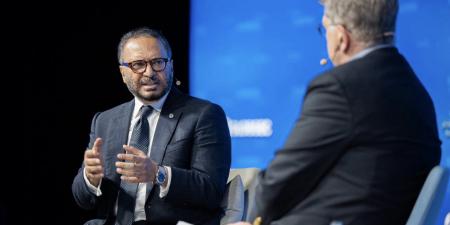 قرقاش: نجدد تأكيد إدانة الإمارات للهجوم الإسرائيلي على إيران.. ونتمسك بالدبلوماسية لا الحرب