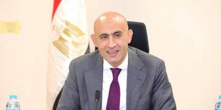 امتحانات الثانوية العامة بمصر.. وزير التعليم يشدد على الحسم والحزم في تفتيش الطلاب وتوفير الهدوء لهم