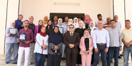 رئيس جامعة جنوب الوادى يلتقى بفريق عمل الإدارة الهندسية بالجامعة