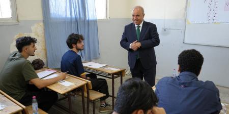 وزير التربية يتفقد قاعات التوجيهي في عمان ويؤكد: الامتحان سار بسلاسة ودون ملاحظات