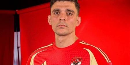 أسامة عرابى يفتح النار على محترفى الأهلى