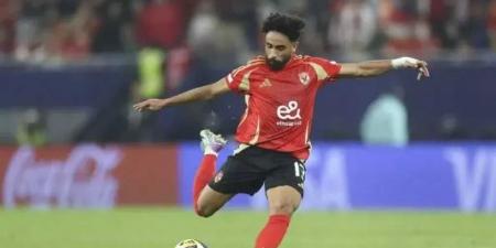 صدمة جديدة في الأهلي.. إصابة مروان عطية تهدد وسط المارد الأحمر وتزيد أزمات الفريق قبل الموسم
