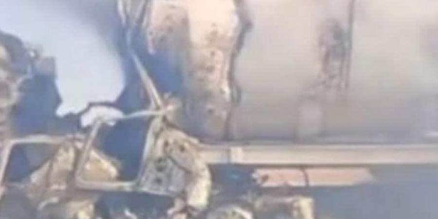 النيابة تأمر بالتحقيق في تصادم واحتراق سيارتين بطريق الواحات