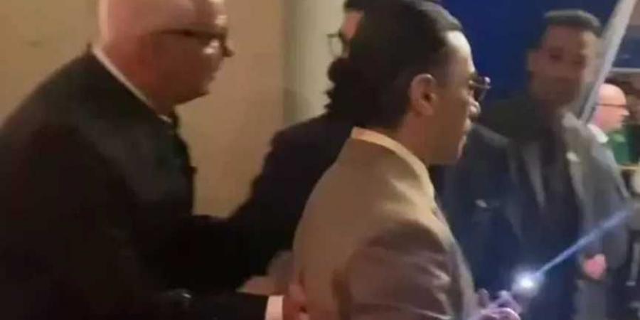 شاهد لحظة طرد الشيف نصرت من احتفالات باريس سان جيرمان بعد نهائي دوري أبطال أوروبا