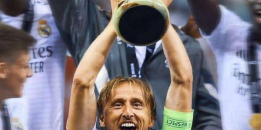 تعرف على موعد وصول مودريتش لميلان لتوقيع العقود