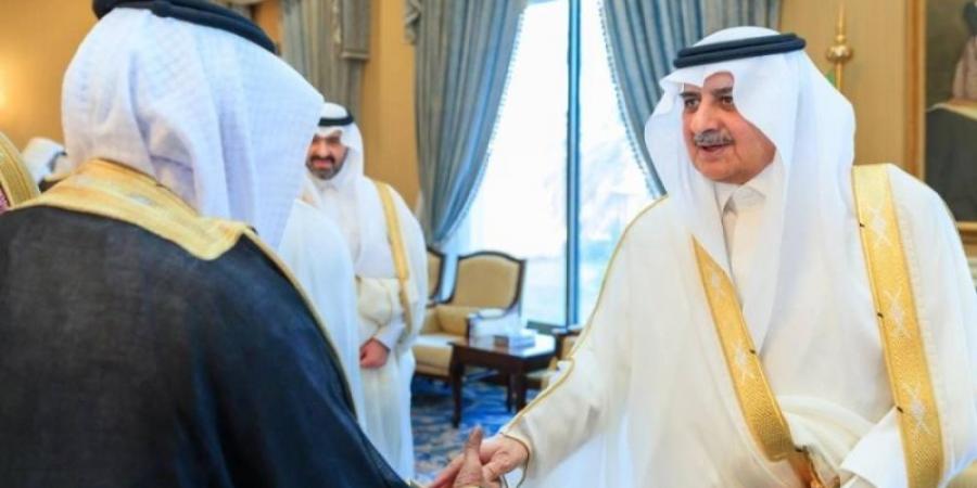 أمير منطقة تبوك يستقبل المهنئين بعيد الأضحى