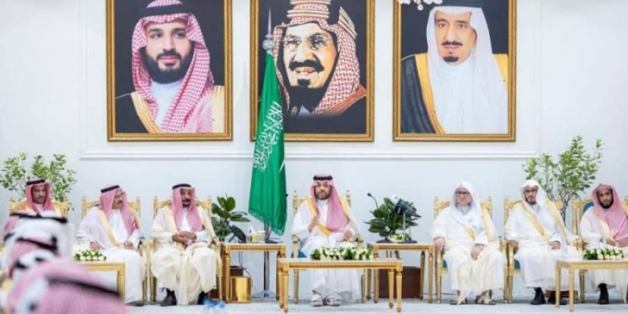 أمير الحدود الشمالية يستقبل المهنئين بعيد الأضحى