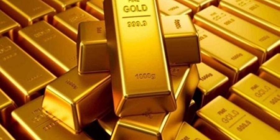 الذهب يتجه لمكاسب أسبوعية بفضل بيانات أمريكية ضعيفة وتراجع الدولار