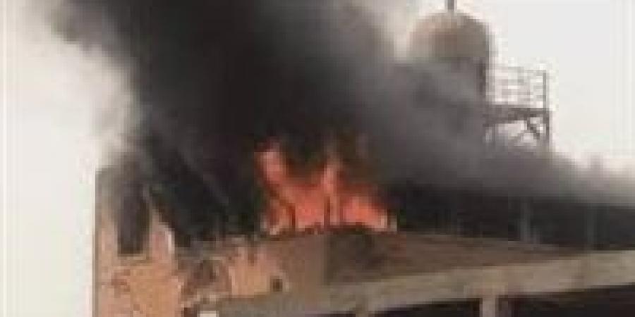 مشهد وطني عظيم لن يُنسى.. شباب المسلمون يساعدون في إطفاء حريق كنيسة العذراء بـ الأقصر