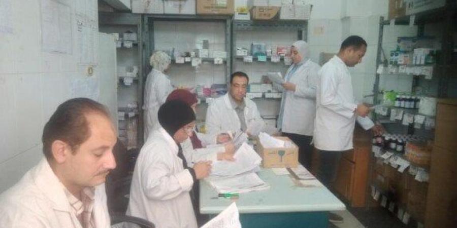 فحص وتوفير العلاج لــ 1461 مواطن في قافلة مجانية ببني سويف