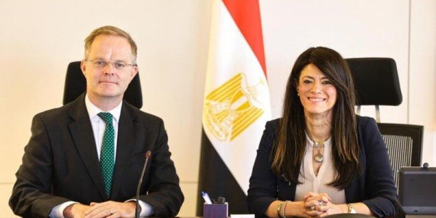 رانيا المشاط تبحث مع سفير المملكة المتحدة في مصر دفع العلاقات الاقتصادية والاستثمارية