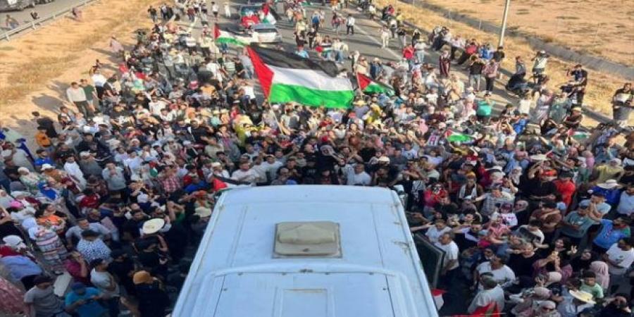 عاجل/ قافلة الصمود: تضييقات شديدة على الحركة ومنع وصول المساعدات إلى داخل المخيّم