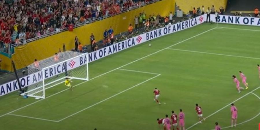 كأس العالم للأندية: محمود حسن تريزيجيه يهدر ركلة جزاء للأهلي في الدقيقة 42