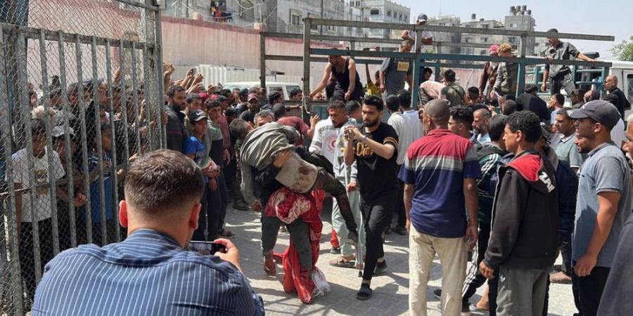 3 شهداء ومصابون من منتظري المساعدات وسط وجنوب غزة
