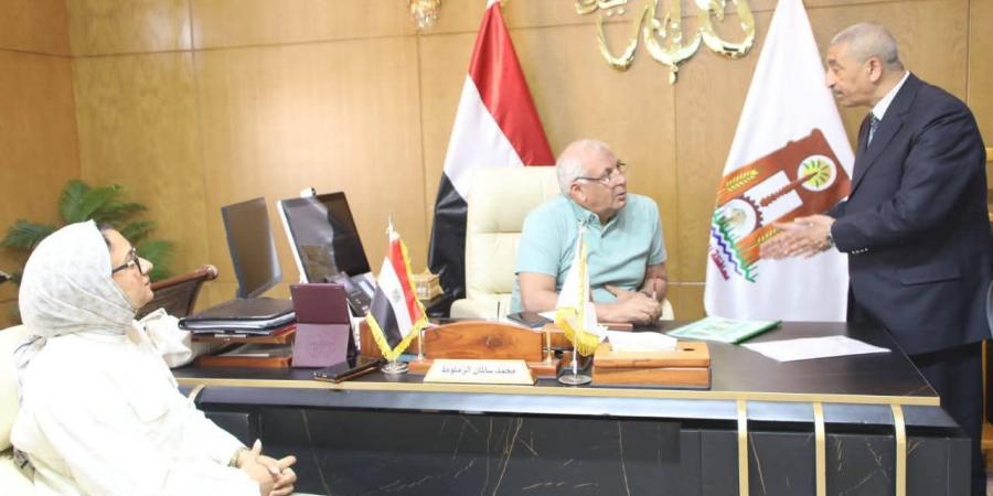 "الزملوط"يعتمد نتيجةالشهادة الإعداديةويهنئ الاوائل وأولياء أمورهم