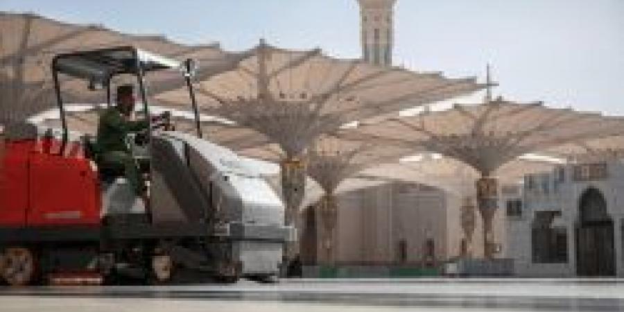 مظلات المسجد النبوي تُسهم في تهيئة بيئة آمنة ومريحة للمصلين