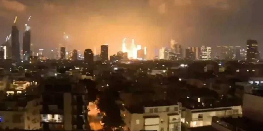 عاجل: إيران تعلن إطلاق ”هجوم مركب” جديد بالصواريخ والمسيرات على تل أبيب وحيفا (فيديو)
