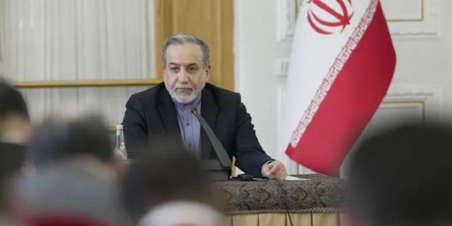 إيران تنفي إرسال وفد للخارج وتؤكد: لا نستسلم ولا نتفاوض تحت الإكراه