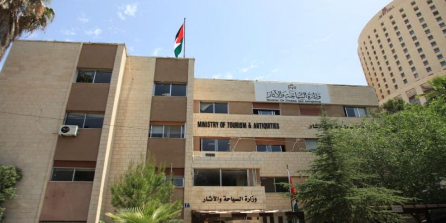 وزارة السياحة تطلق آلية تواصل مع السياح المتأثرين بالأحداث الإقليمية