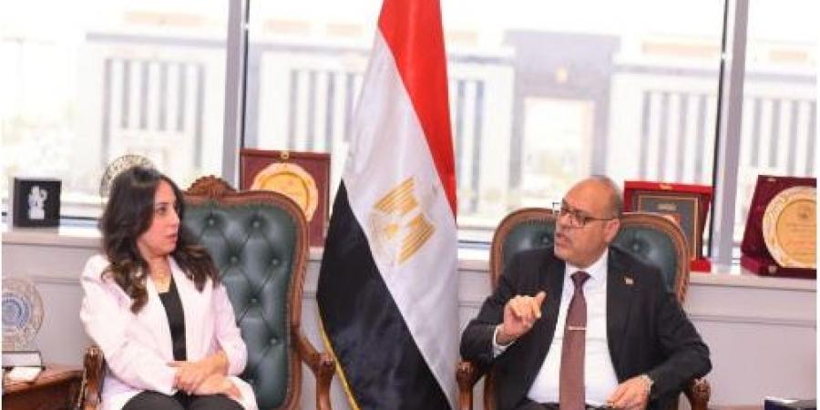 وزير العمل يستعرض انجازات تطوير 5 مراكز تدريب مهني بالمحافظات