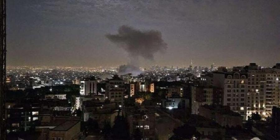 بعد تحذير ترامب.. إسرائيل تخرق وقف اطلاق النار وتقصف رادارًا شمال طهران