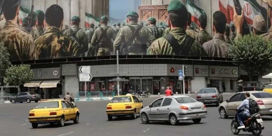 إسرائيل تقصف إيران وانفجارات عنيفة تهز طهران بعد ساعات على سريان اتفاق وقف الحرب