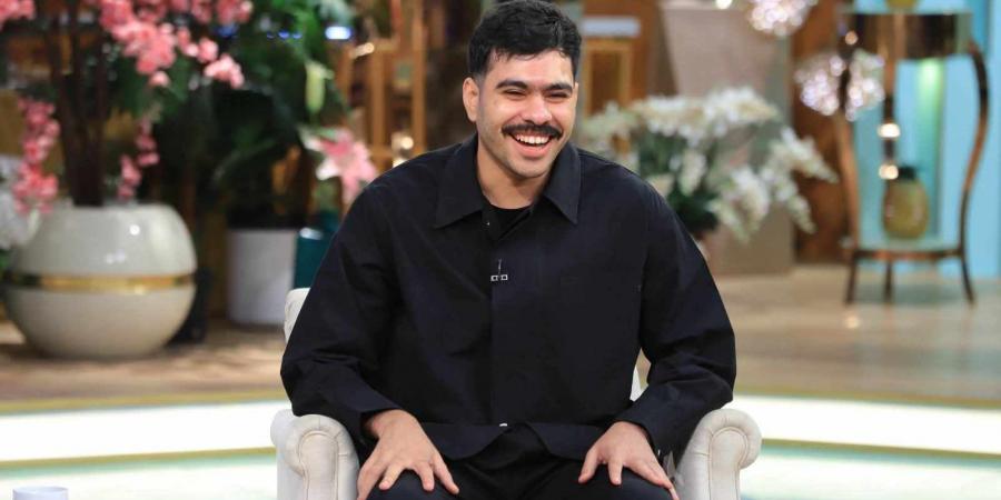 من فيديوهات ساخرة إلى برنامج معكم منى الشاذلي.. منه هو اليوتيوبر أحمد رمزي بعد تصدره التريند؟
