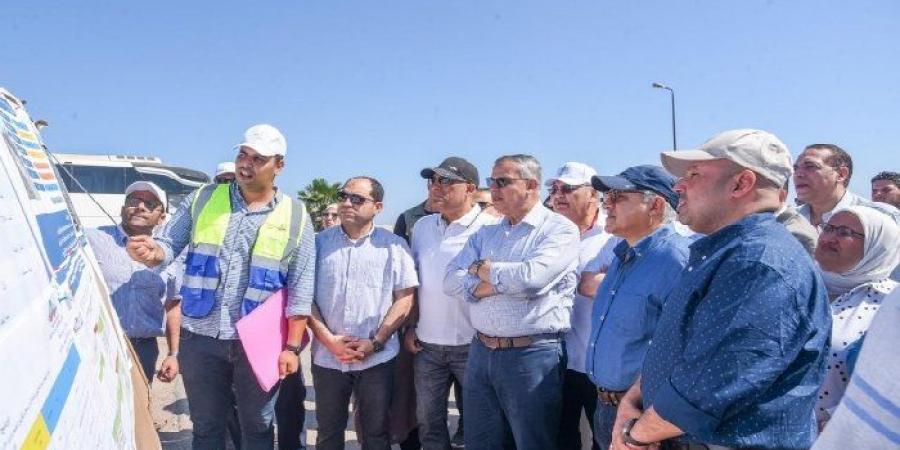 محافظ الإسكندرية يرافق وفد محلية النواب في جولة موسعة لتفقد مشروعات خدمية وتنموية