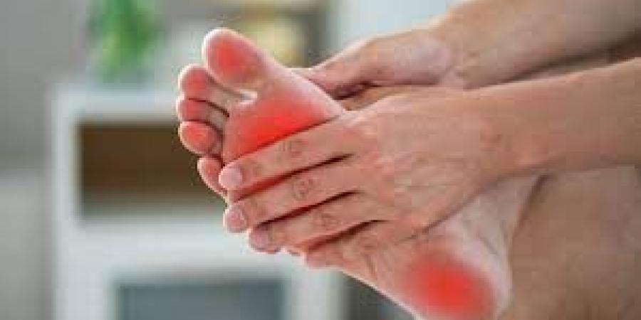 حقائق علمية جديدة عن أسباب النقرس وعلاجه الجذري