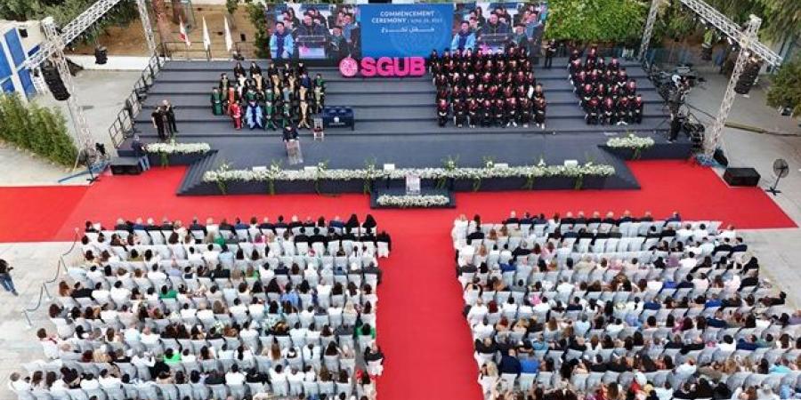 عوده رعى تخريج طلاب جامعة القديس جاورجيوس: بلدنا بحاجة إلى مواطنين حقيقيين ويخدمون بأمانة