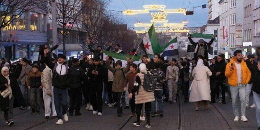 غالبيتهم من السوريين.. ألمانيا تقر تعليق "لم الشمل" للمهاجرين من أصحاب الحماية المحدودة عامين