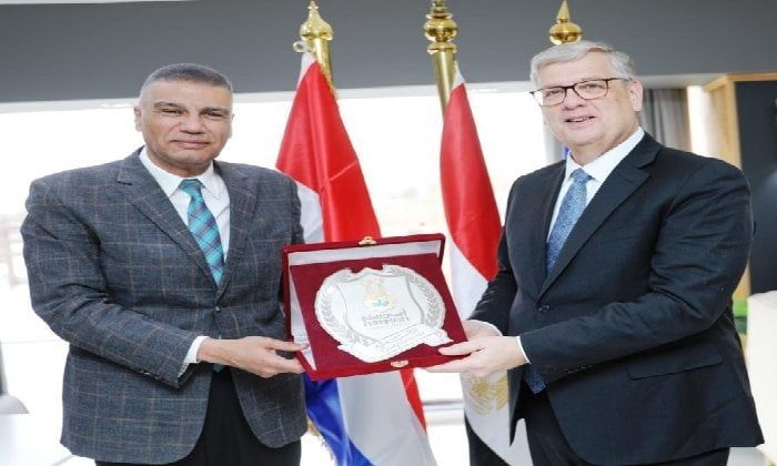محافظ أسوان يستعرض الفرص الاستثمارية الواعدة أمام سفير هولندا
