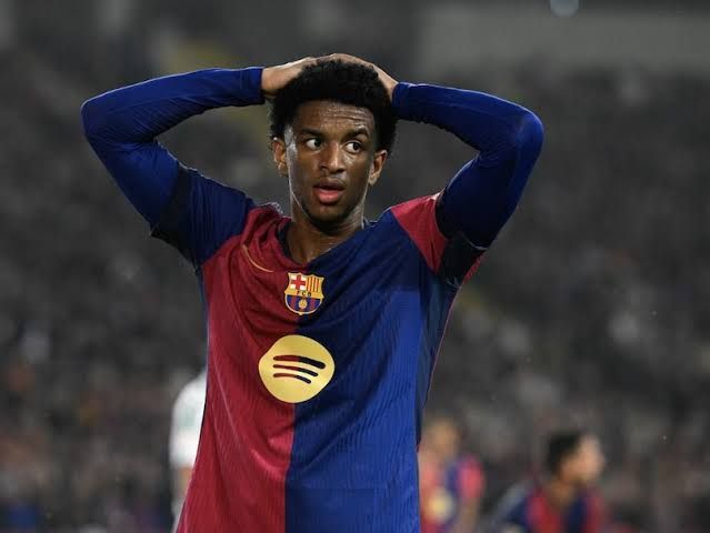FC Barcelona's Alejandro Balde Suffers Distal Injury To Left Hamstring | Football News
