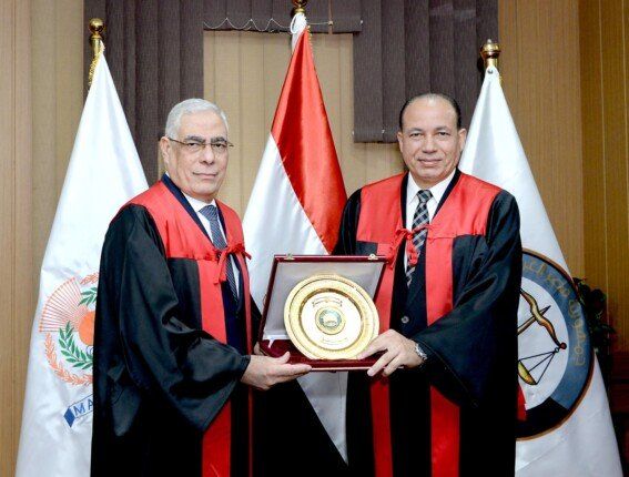 منح الدكتوراه الفخرية للنائب العام من جامعة المنصورة تقديرًا لإسهاماته في دعم العدالة