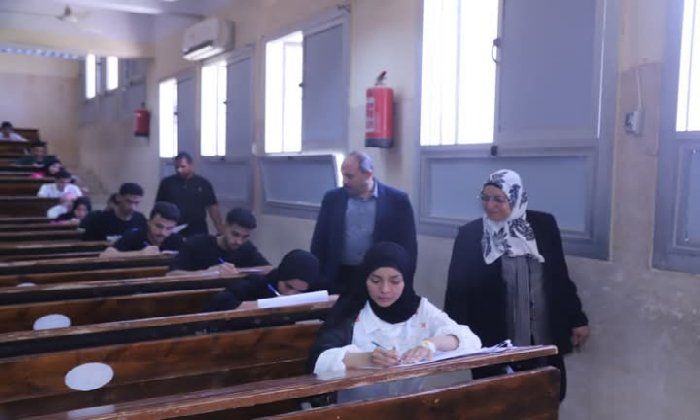 جولات تفقدية لمتابعة انتظام الامتحانات بجامعة جنوب الوادي