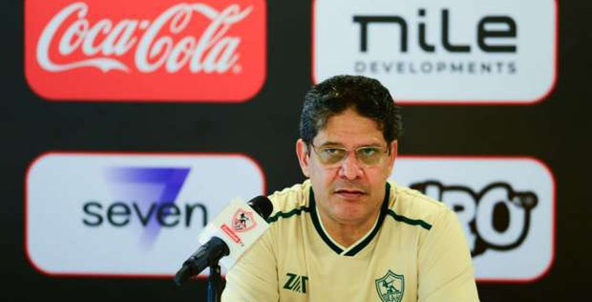أيمن الرمادي يجتمع بلاعبي الزمالك استعدادا لبتروجت أيمن الرمادي يجتمع بلاعبي الزمالك استعدادا لبتروجت