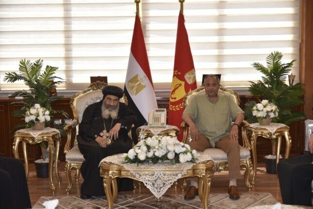 محافظ بورسعيد يستقبل وفدًا من الكنيسة للتهنئة بقرب حلول عيد الأضحى المبارك
