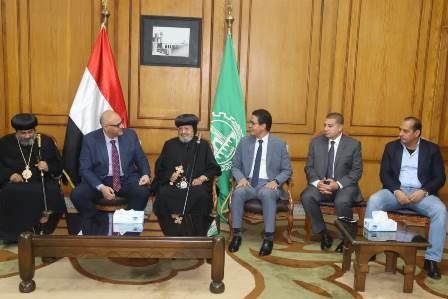 محافظ القليوبية يستقبل وفد الكنيسة للتهنئة بعيد الأضحى المبارك