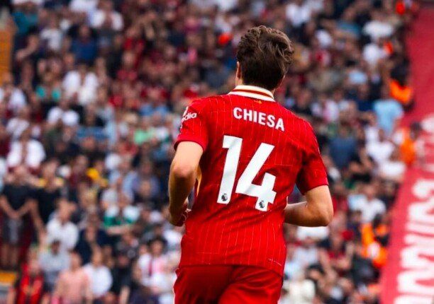 بعد موسم محبط.. مهاجم ليفربول يرحب بالعودة إلى إيطاليا