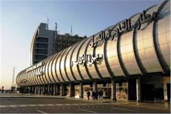 مطار القاهرة الدولي يشارك المسافرين فرحتهم بعيد الأضحى المبارك
