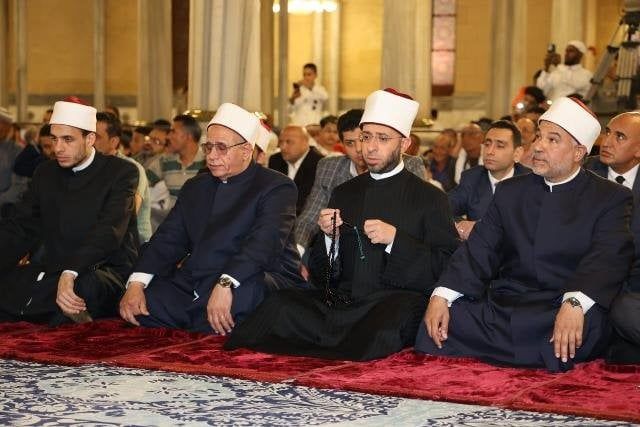 وزير الأوقاف يشهد صلاة الجمعة بمسجد الحسين بالقاهرة