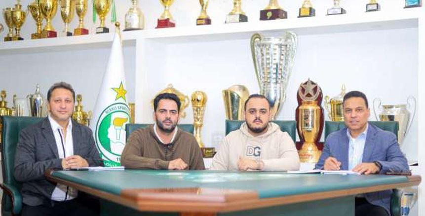 جمهور السويحلي يقتحم ملعب مباراة الأهلي الليبي.. ماذا حدث لـ حسام البدري؟ جمهور السويحلي يقتحم ملعب مباراة الأهلي الليبي.. ماذا حدث لـ حسام البدري؟