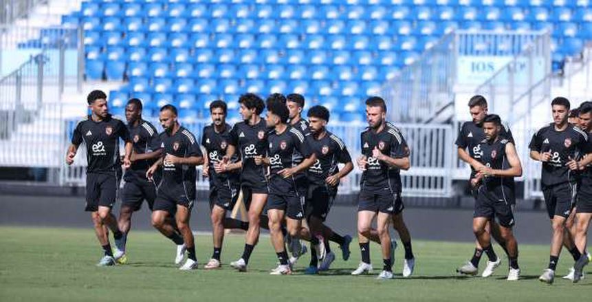 طبيب الأهلي يطمئن الجهاز الفني على جاهزية جميع اللاعبين طبيب الأهلي يطمئن الجهاز الفني على جاهزية جميع اللاعبين