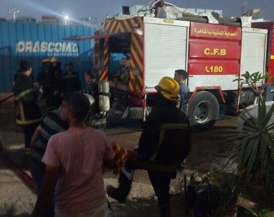 حريق هائل بأحد العقارات في مساكن عين الصيرة والدفع بـ5 سيارات إطفاء