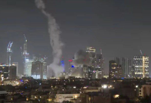 إعلام الاحتلال: 21 مصابا على الأقل جراء سقوط صاروخ وسط إسرائيل 3 منهم حالاتهم حرجة