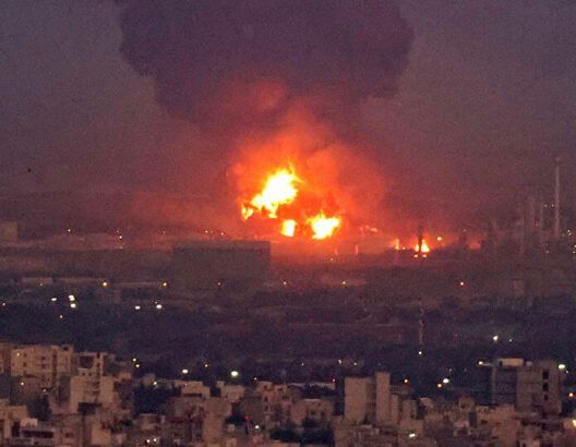 الخارجية الأمريكية تحذر مواطنيها من السفر إلى إيران