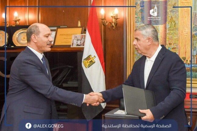 أوائل الشهادة الإعدادية بالإسكندرية.. 36 طالبًا وطالبة يحصدون الدرجة النهائية والبنات يكتسحن
